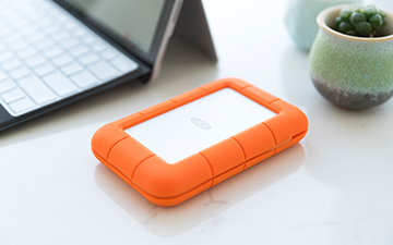 把数据放进装甲车 LaCie Rugged Thunderbolt USB-C 1TB SSD移动硬盘评测