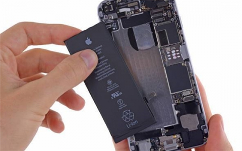 iPhone换电池供不应求，苹果人手不足，考虑外包给第三方