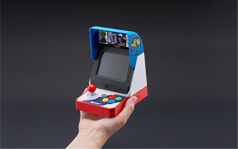 儿时回忆杀：缩小版的街机 NEOGEO mini游戏机预夏季发售