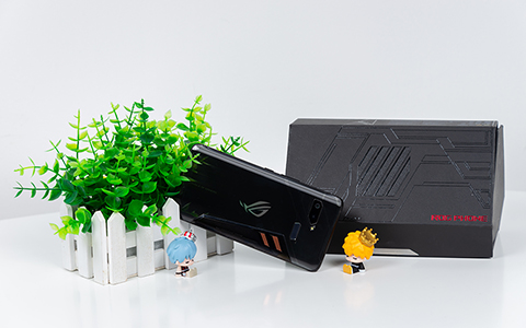 游戏手机再度复兴？ 华硕ROG Phone上手体验