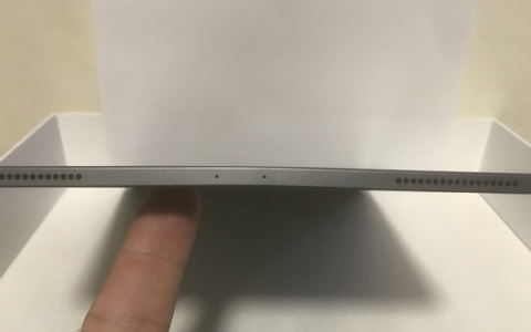 无法忍受iPad Pro变弯 苹果前高管将其退货