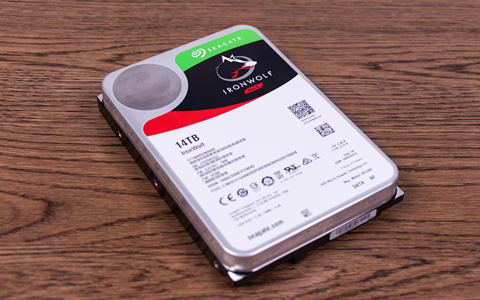 顶级家用数据仓库——希捷酷狼14TB NAS硬盘评测