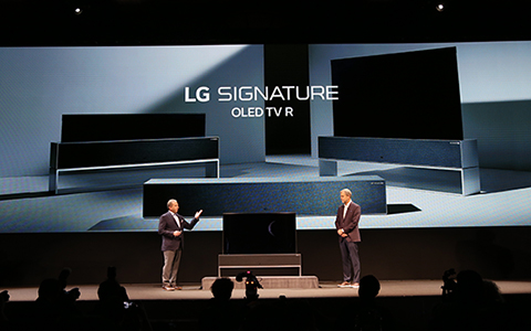 智能创新大呼过瘾 LG在CES2019展会上带来可卷曲电视等一系列新品