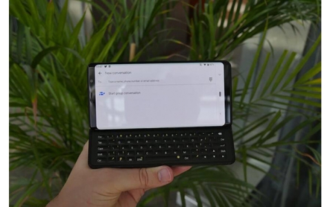 侧滑盖键盘搭配骁龙835 Fxtec Pro1手机亮相2019MWC