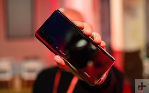 外媒竟然在MWC 2019提前上手了华为P30 Pro机模？
