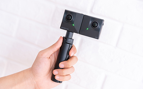 伸展拍3D 折叠变全景 Insta360 EVO相机评测