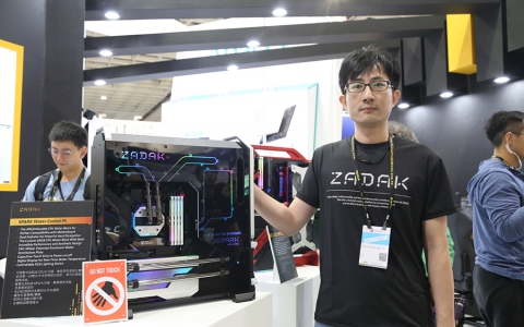 Computex 2019 | ZADAK产品经理张诏溢谈定制化水冷：兼顾性能与颜值