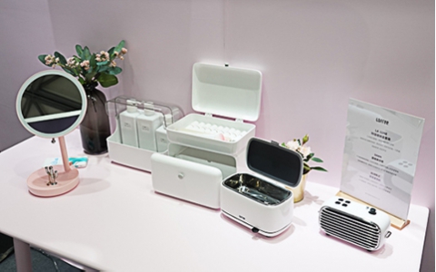 CES Asia 2019 | 从办公桌面到女生卧室 Lofree想用三款新品“占领”化妆桌