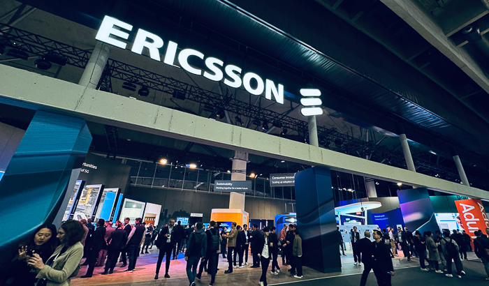 MWC2025专访爱立信高管：破解运营商增长困局，引领5G-A与AI融合创新