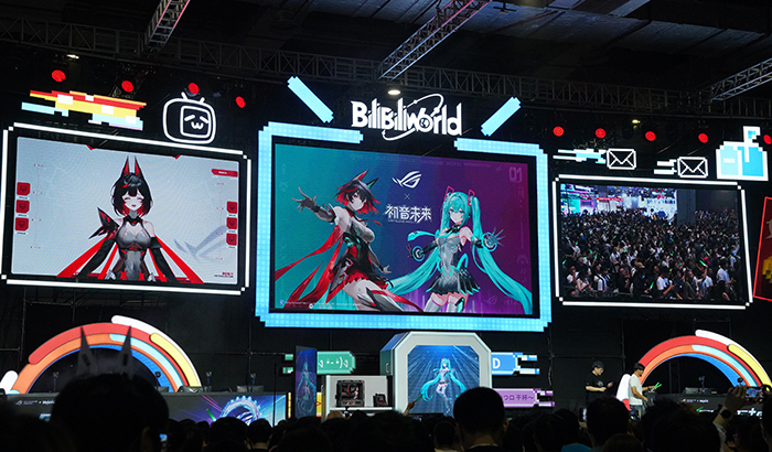 “败家之眼”名不虚传！黄金显卡+初音联名全家桶，ROG在BW2025简直杀疯了