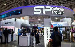 拿了设计大奖的内存长啥样?SP广颖电通多款内存与存储亮相COMPUTEX 2025