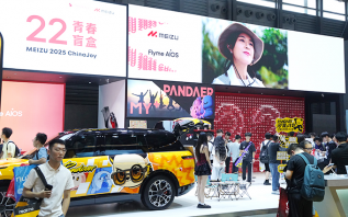 历代手机“全家福”+魅族22手板机，2025ChinaJoy魅族展台亮点有点多