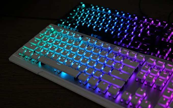 黑白双煞显神威：冰豹瓦肯Vulcan121/122 RGB机械键盘测评