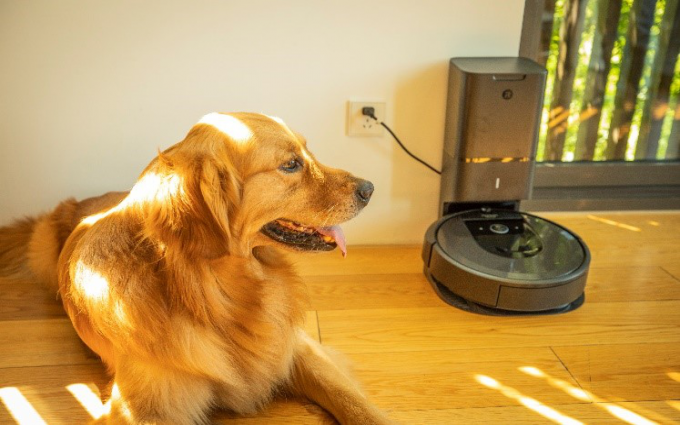 iRobot Roomba i7+被外媒评为2019年度清理宠物毛发最佳扫地机器人