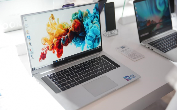 高性能轻薄本展现无界全面屏 荣耀MagicBook Pro正式发布