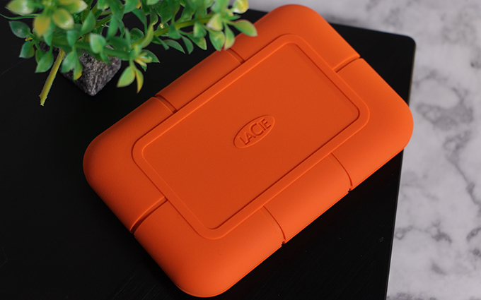 LaCie Rugged SSD 移动固态硬盘测评：高速便捷还防水
