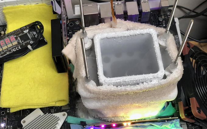 液氮加持：AMD线程撕裂者3970X超至5.75GHz，破21项纪录