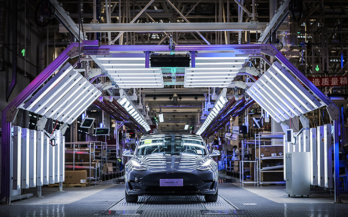  特斯拉首批中国造Model 3今日交付 明年1月开启大规模交付