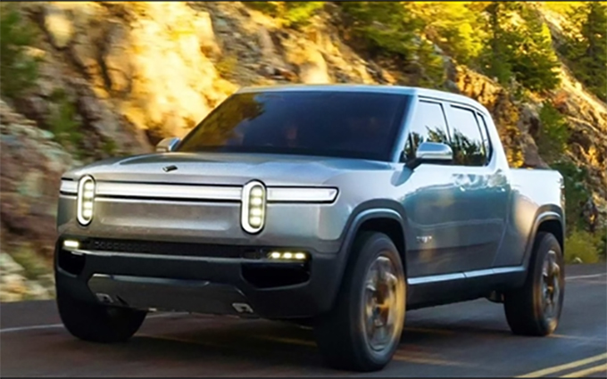 四轮皮卡原地撒欢 美国RIVIAN R1T皮卡支持原地转向功能