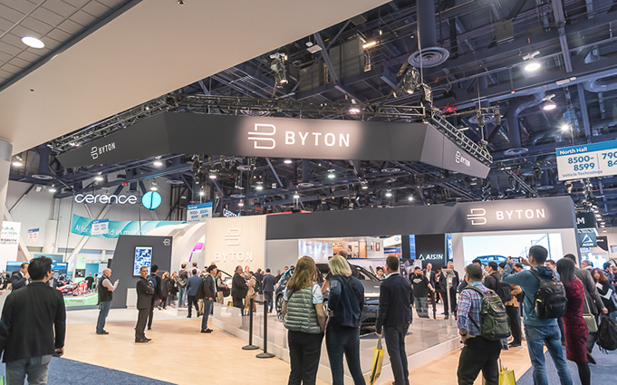 CES2020丨拜腾首款量产车型M-Byte亮相：全面屏交互带来出行新体验