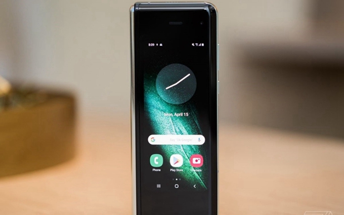 三星Galaxy Fold 2手机搭配7.7英寸屏：价格比初代更低