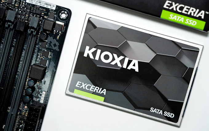 东芝存储更名后的性价比之作：铠侠EXCERIA SATA TC10 SSD评测