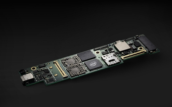 Intel 5核心处理器跑分曝光：核心调度不理想，跑分小超i3 8100Y