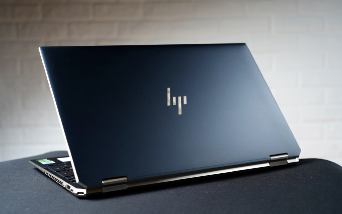 轻薄变形本下的“金属暴力美学” 惠普Spectre x360 15笔记本评测