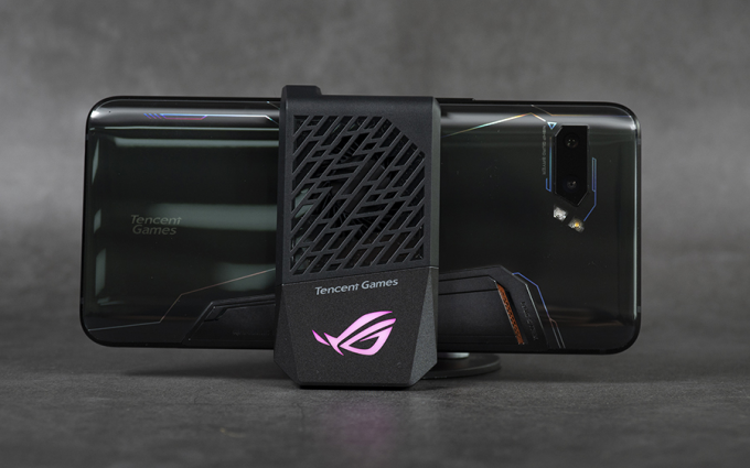 华硕ROG Phone 3现身GeekBench：多核得分3229 有望下月发布