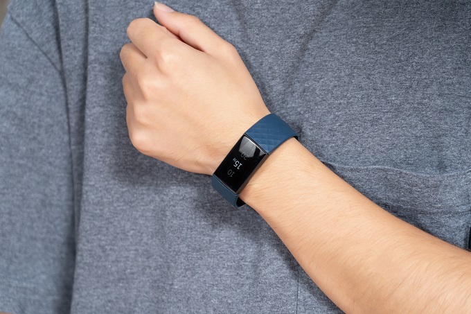Fitbit Charge 4手环评测：做你的运动健康助理