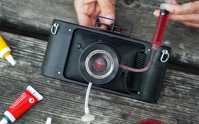 Lomography发布宽幅胶片相机 镜头可注水