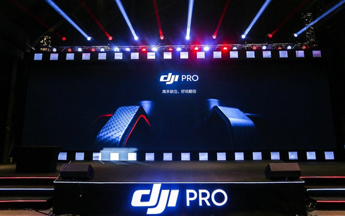 大疆DJI RS 2和DJI RSC 2手持云台发布，碳钎维机身仅重1.3Kg   