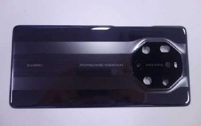 华为Mate40 RS 保时捷版外观曝光，后置八边形摄像模组
