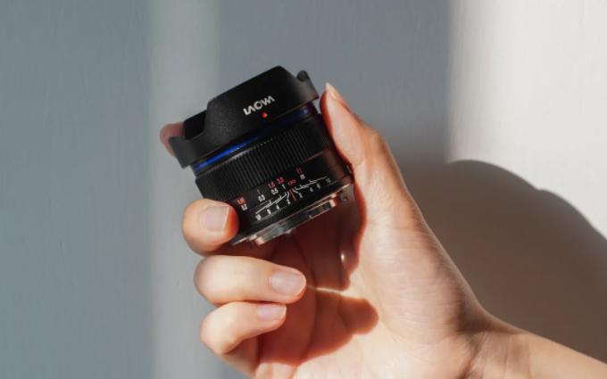 老蛙发布MFT 10mm F2.0 带电子触点 仅支持MF