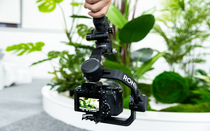大疆DJI RSC2相机云台评测：折叠设计带来更多玩法，操控优化激发创作动力