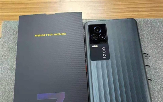 iQOO7真机曝光，不随波逐流，波浪纹理设计质感更足