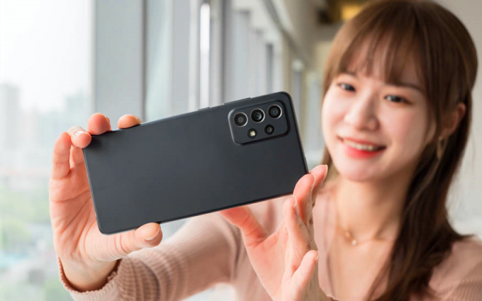 三星Galaxy A52 5G测评：体验至上，有高刷新率也有高像素