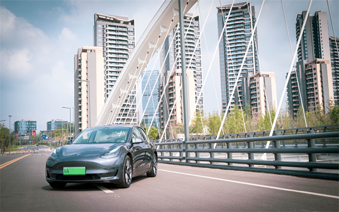 特斯拉又双叒叕降价了，Model3降价1.5万元！