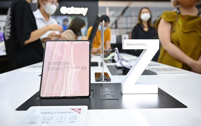 三星Galaxy Z Fold3、Flip3亮相快闪店 手表、耳机同时现身