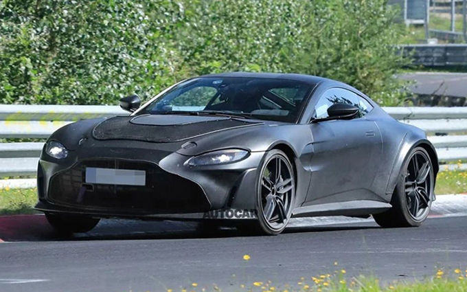 疑似阿斯顿·马丁V12 Vantage RS路试谍照被曝光