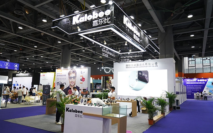IEAE 2021丨华盈通讯携嘉乐比智能手表参展，展示一系列亲民化智能手表
