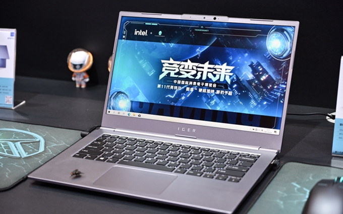 CICE 2021 | 雷神展示海量PC硬件：为发烧友带来极致游戏体验