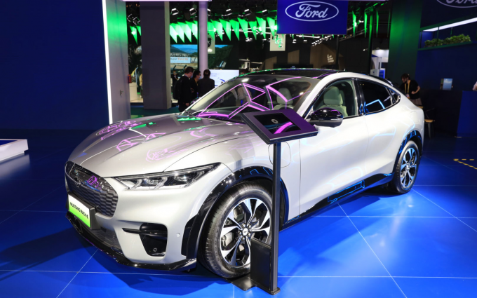 CIIE2021 | 电气化进行时，福特携EVOS、Mustang Mach-E等车型亮相进博会