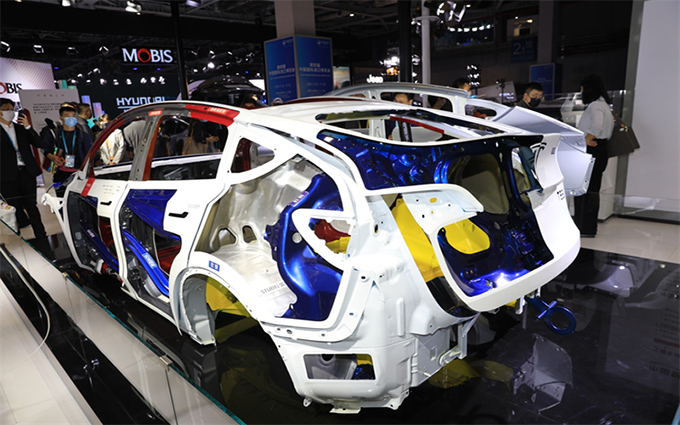 CIIE2021丨进博会特斯拉展台，真实解析“上海超级工厂”