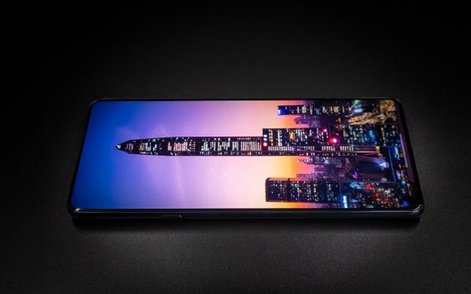 摩托罗拉将发布moto edge X30特别版，首款骁龙8处理器的屏下前摄手机