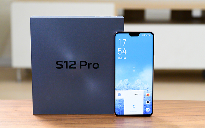 vivo S12 Pro评测：手感轻巧性能强悍，还有极致美颜自拍