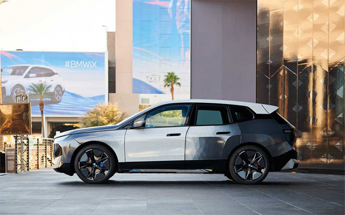 CES 2022丨宝马发布电子墨水技术 可一键改变车身颜色