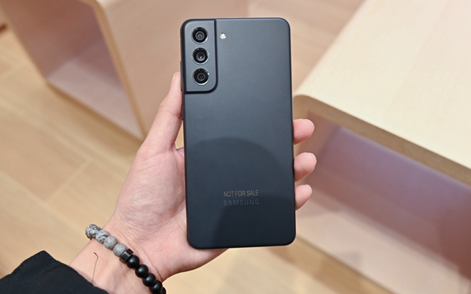三星Galaxy S21 FE国行版发布，搭载骁龙888处理器，4599元起