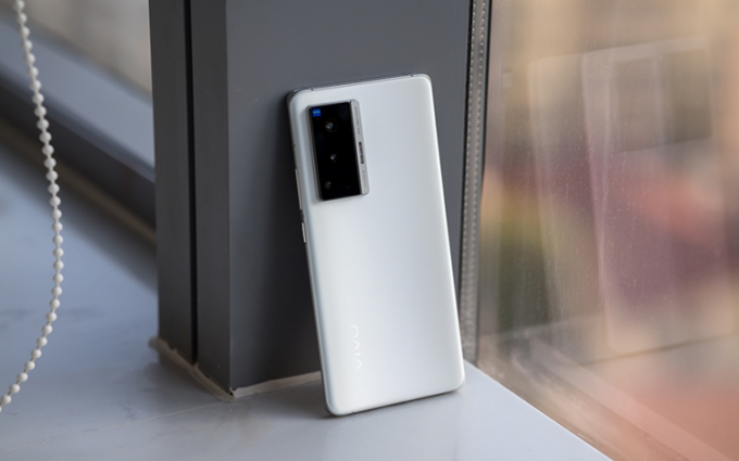 疑似vivo X80系列新机完成入网审批 确认支持80W有线充电