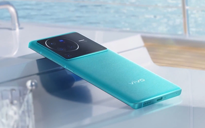 vivo X80系列旗舰手机发布，双芯加持，要成为微光手机“夜视仪”   